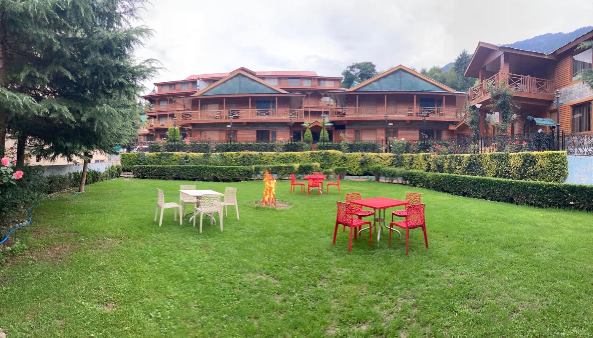Hotel The North Wind In City Center, Manali Esterno foto