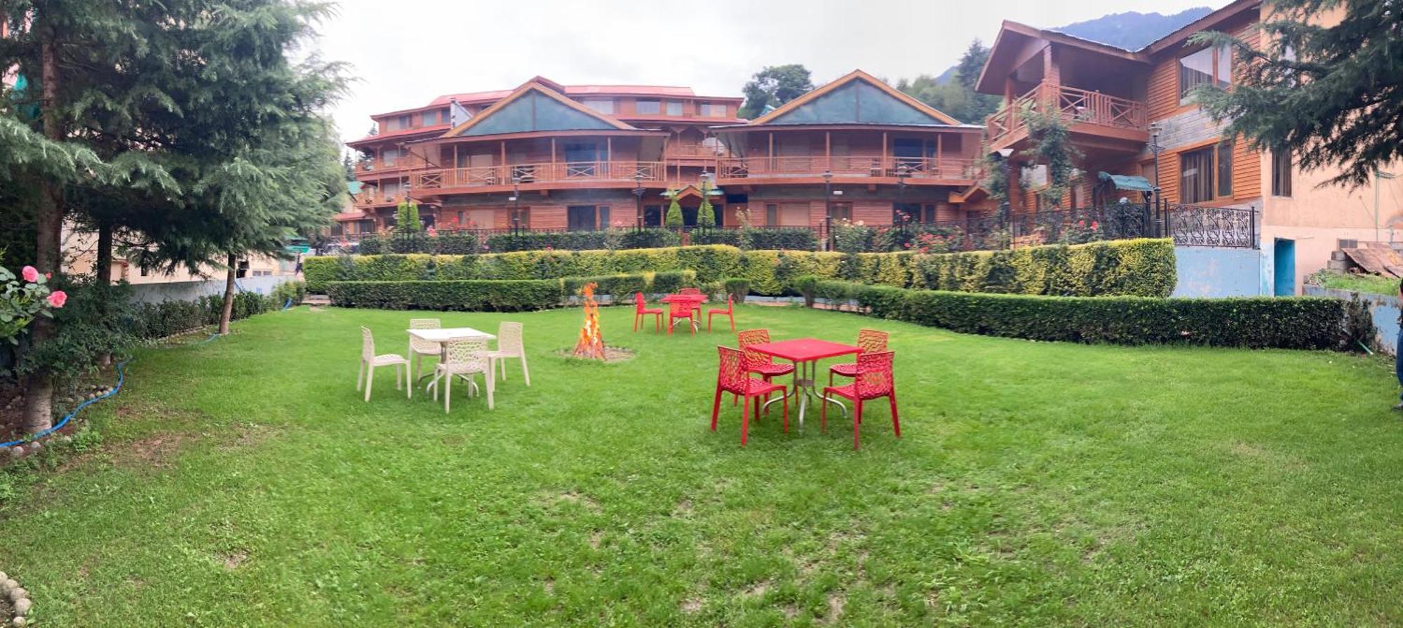 Hotel The North Wind In City Center, Manali Esterno foto