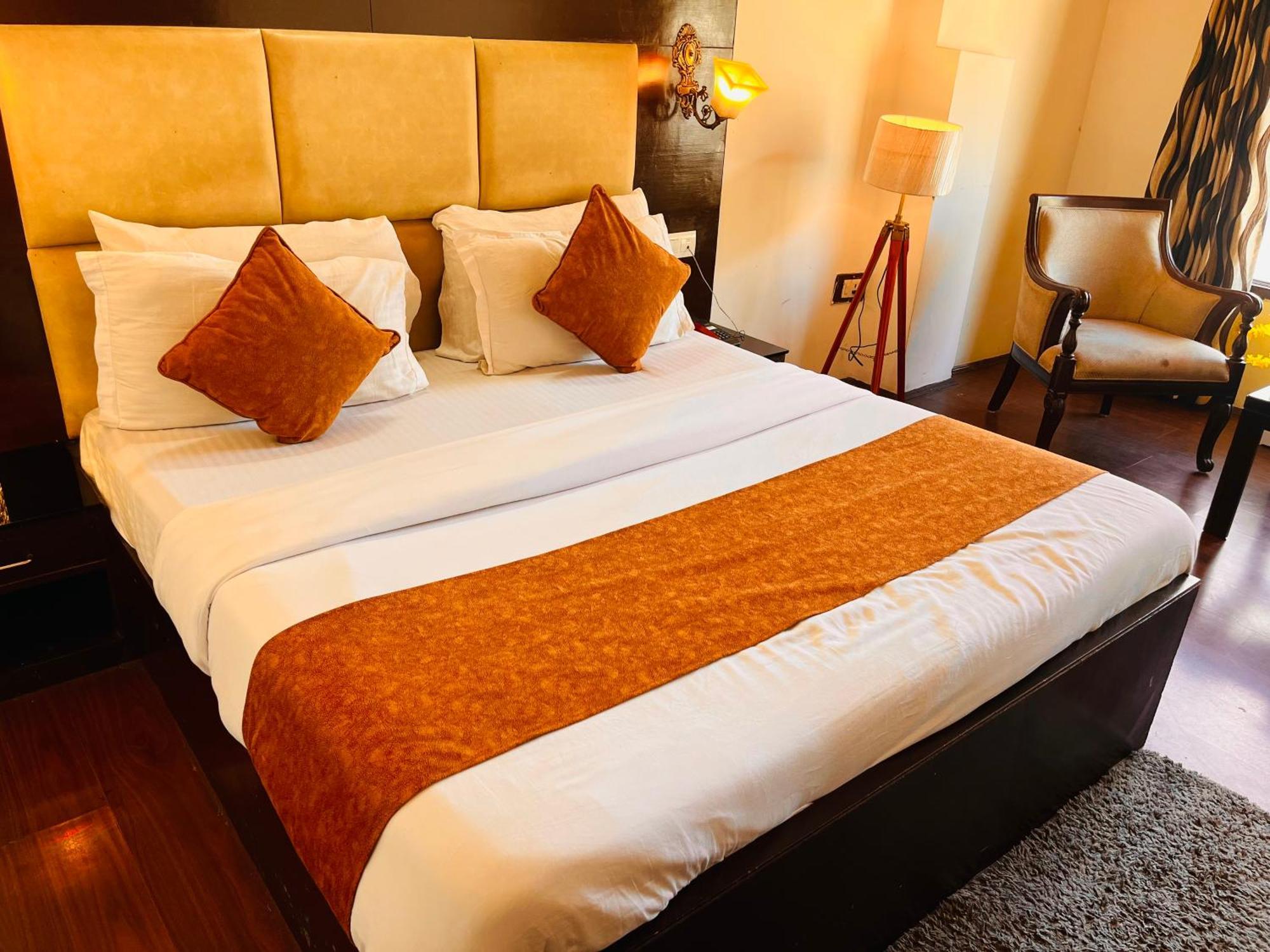 Hotel The North Wind In City Center, Manali Esterno foto