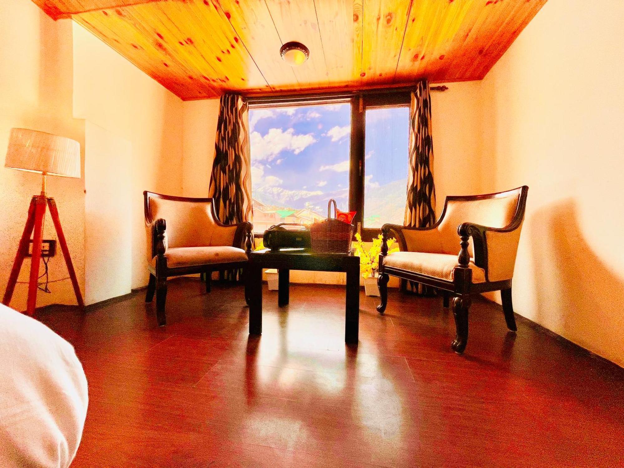 Hotel The North Wind In City Center, Manali Esterno foto
