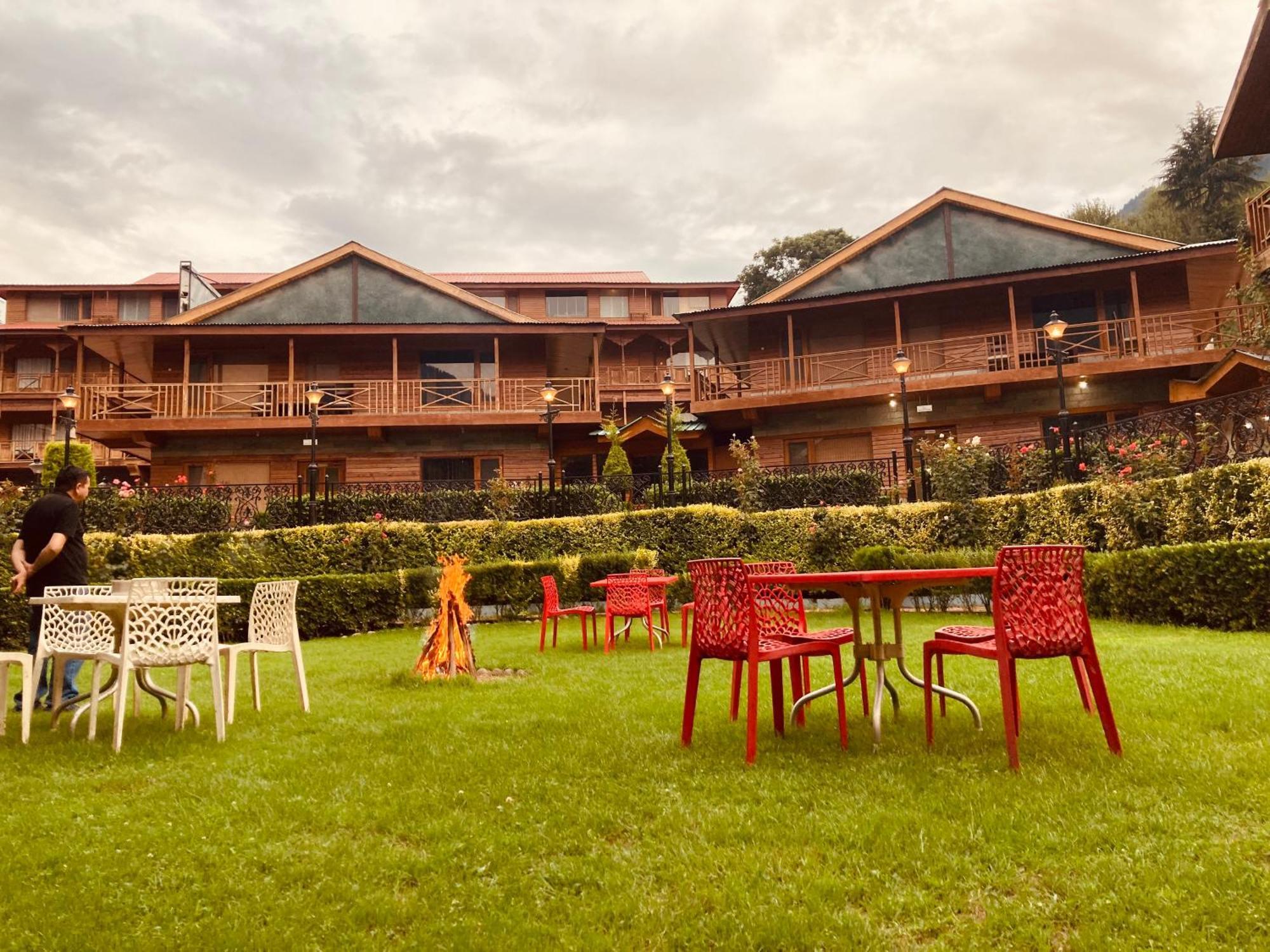 Hotel The North Wind In City Center, Manali Esterno foto
